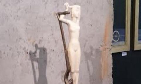 Figurka z kości słoniowej