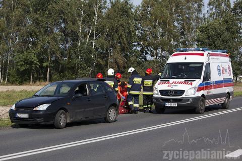 Do wypadku z udziałem forda i opla doszło po godzinie 10.00 na drodze wojewódzkiej nr 485 w Budach Dłutowskich