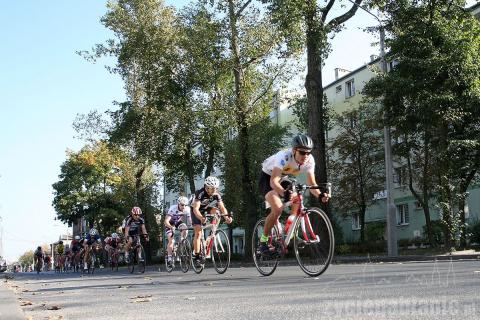 Wyścig kolarski na ulicach Pabianic zorganizowany przez PTC