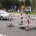 Na ul. Grota-Roweckiego w Pabianicach zapadł się asfalt