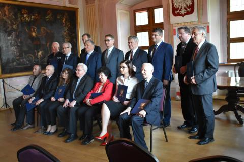 20 członków honorowego komitetu obchodów w powiecie pabianickim, Życie Pabianic