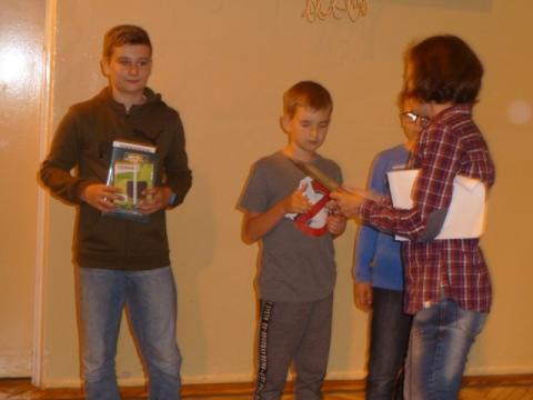 Uczniowie z SP w Pawlikowicach podczas rozstrzygnięcia konkursu Życie Pabianic