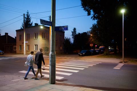 Oświetlenie przejścia dla pieszych przy skrzyżowaniu Orlej i Konopnickiej Życie Pabianic