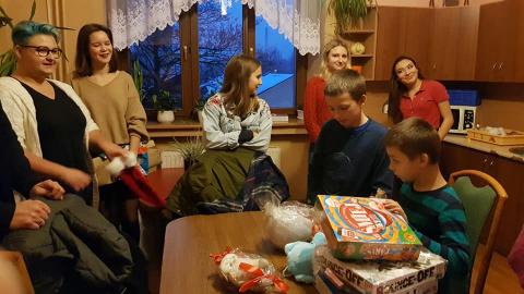 Wolontariusze z ZS 3 pomagają przed świętami Życie Pabianic