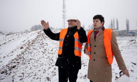 Inwestor prezentował dziś prezydentowi plac budowy nowego centrum Tkalnia