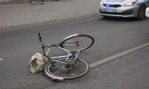 Rowerzystka złamała przepisy jadąc po przejścu dla pieszych