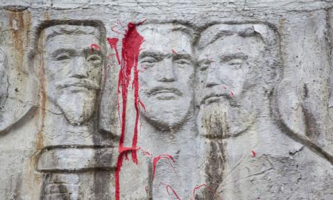 pomnik bojowników pabianice ustawa dekomunizacyjna