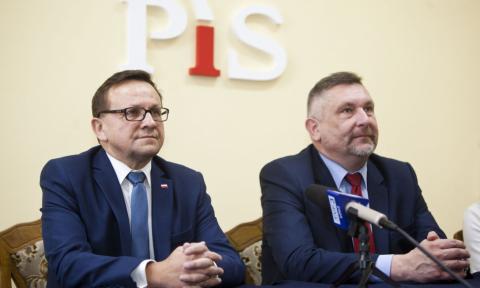 Otwarcie biura poselskiego Marka Matuszewskiego, posła PiS i senatora Macieja Łuczaka Życie Pabianic