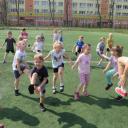 Dzieci z Przedszkola Miejskiego nr 12 w Pabianicach na zajęciach sportowych Życie Pabianic