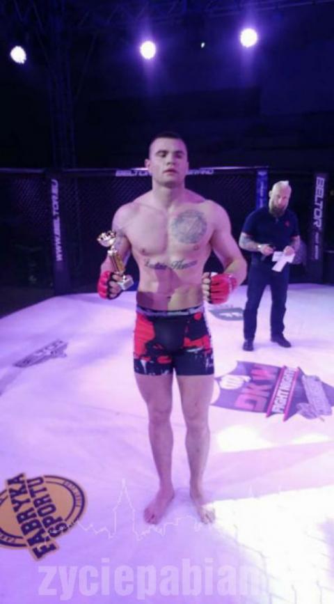 Marcin Filipczak zadebiutował w profesjonalnym MMA Życie Pabianic