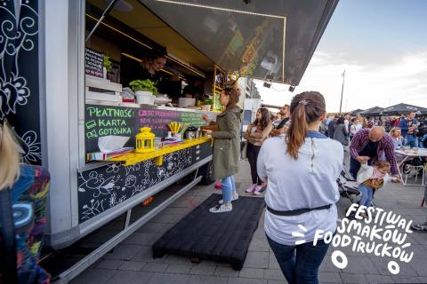 festiwal smaków food trucków Życie Pabianic