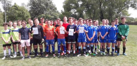Uczestnicy mistrzostw powiatu w piłce nożnej Życie Pabianic