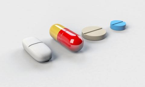 Główny Inspektorat Farmaceutyczny wycofał wczoraj z obrotu 13 leków zawierających fenspiryd. Jest wśród nich syrop Pulneo, produkowany przez pabianicki Aflofarm Życie Pabianic