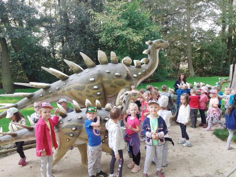 Dzieci z PM 13 pojechały do Krainy Dinozaurów Życie Pabianic