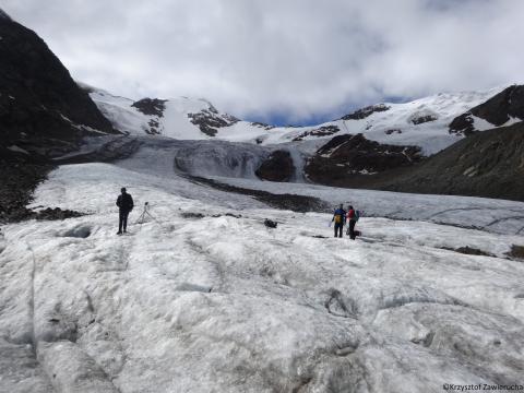Zawierucha na alpejskim lodowcu