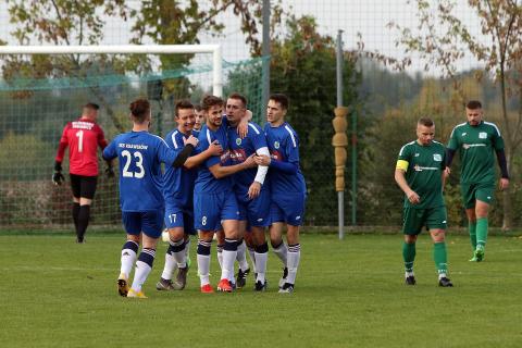Mecz piłki nożnej GKS Ksawerów - Włókniarz Pabianice Życie Pabianic