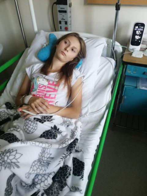 12-latka po wypadku na trampolinie leży w CZMP.Życie Pabianic