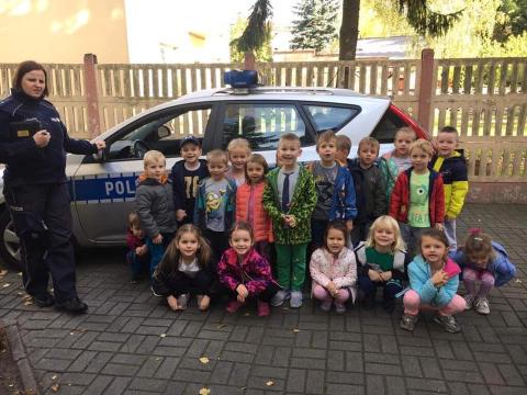Dzieci z PM 3 wzięły udział w zajęciach edukacyjnych przygotowanych przez policjantów Życie Pabianic