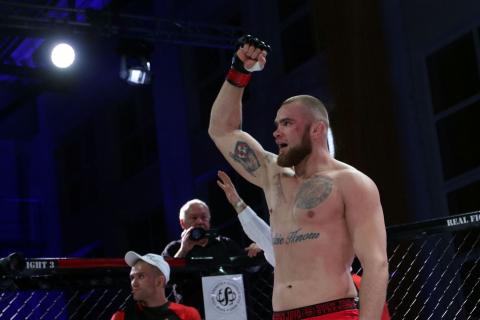 Marcin Filipczak wygrał na Real Fight 3 Życie Pabianic