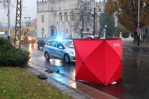 Śmiertelny wypadek na ul. Zamkowej. Zginęła piesza Życie Pabianic