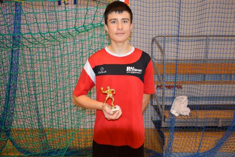 Szymon Dudziak z ZS nr 2 zdobył tytuł najlepszego piłkarza ręcznego Życie Pabianic