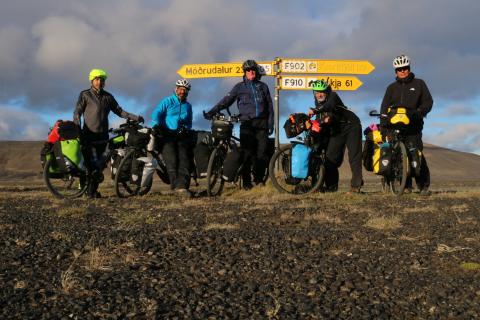 Kamil Lisiewicz i Arkadiusz Jaksa, podróżnicy z Pabianic opowiedzą o tegorocznej wyprawie rowerowej dookoła Islandii Życie Pabianic