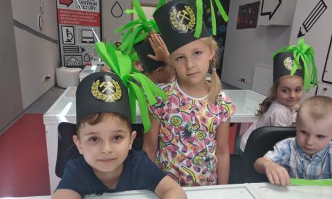 Dzieci z grupy III i IV spędziły dzień w Interaktywnym Muzeum PGE Giganty Mocy w Bełchatowie Życie Pabianic
