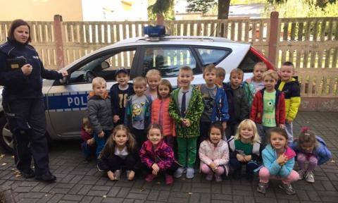 Dzieci z PM 3 wzięły udział w zajęciach edukacyjnych przygotowanych przez policjantów Życie Pabianic