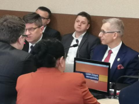 Senator Kwiatkowski na sesji w Pabianicach