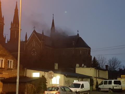 Dym z kościoła