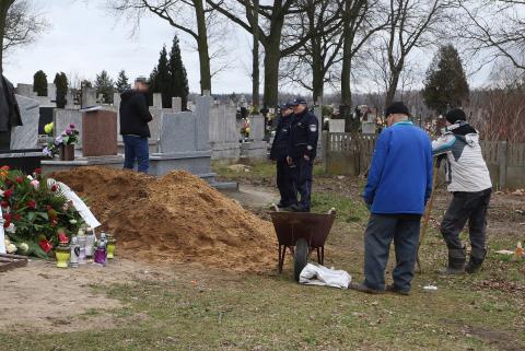 Amunicja na cmentarzu w Dłutowie Życie Pabianic