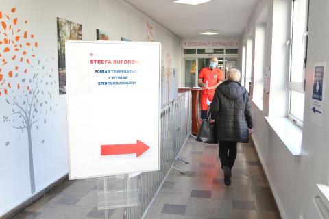 Koronawirus - strefa buforowa w szpitalu Życie Pabianic