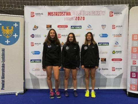 Badmintonistki UKS Korona podczas mistrzostw Polski w Bieruniu Życie Pabianic