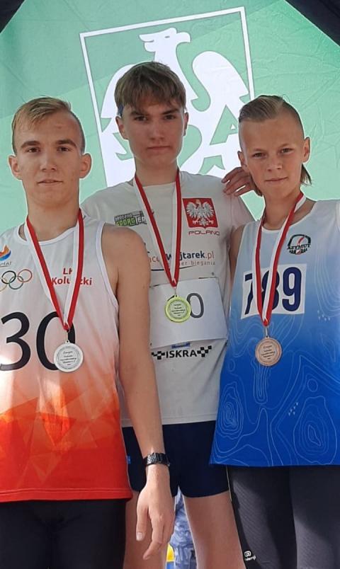 Kacper Kurowski (UKS Azymut) wywalczył brązowy medal w lekkiej atletyce Życie Pabianic