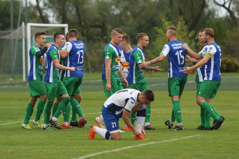 Piłkarskie derby: GKS Ksawerów - Włókniarz Pabianice Życie Pabianic