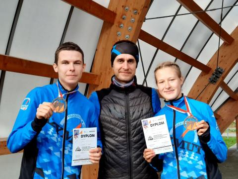 Biegacze Azymutu z medalami mistrzostw Polski w sprintach Życie Pabianic