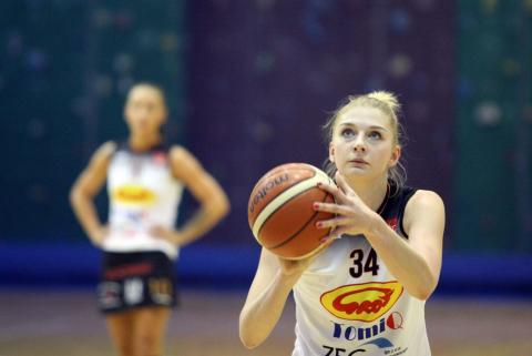 Magdalena Grzelak poprowadziła koszykarki Grota do zwycięstwa Życie Pabianic