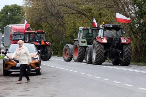 Protest rolników: zablokowana droga pod Pabianicami Życie Pabianic