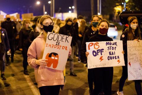 4 dzień protestów na ulicach Pabianic. Trwa strajk kobiet Życie Pabianic