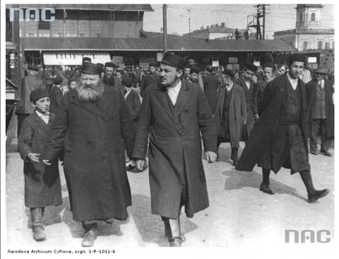Żydzi z Pabianic, Życie Pabianic