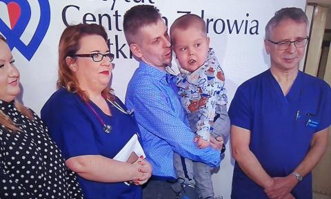 Prof. Moszura, Alan i jego rodzice w CZMP