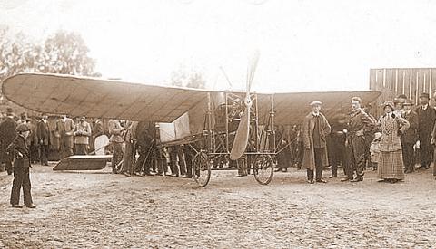 pierwszy samolot nad Pabianicami