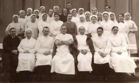 Lekarze i pielęgniarki szpitala miejskiego w Pabianicach