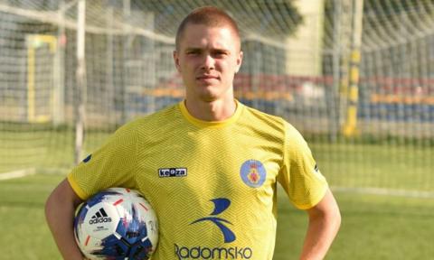 Były piłkarz PTC Krystian Kolasa strzelił pięć goli dla trzecioligowego RKS Radomsko Życie Pabianic