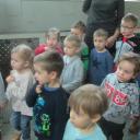 dzieci z PM 13 w fabryce bombek Życie Pabianic