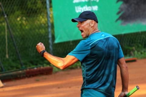 Tomasz Mielczarek wygrał drugą edycję Pabianickiej Amatorskiej Ligi Tenisa Ziemnego Życie Pabianic