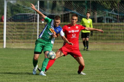 Mecz piłki nożnej Włókniarz Pabianice - Widzew II Łódź Życie Pabianic