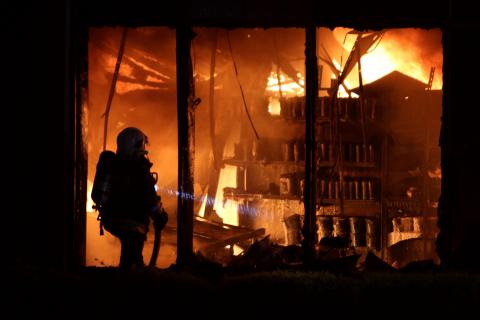 Pożar hurtowni budowlanej Budmax przy ul. Jutrzkowickiej Życie Pabianic