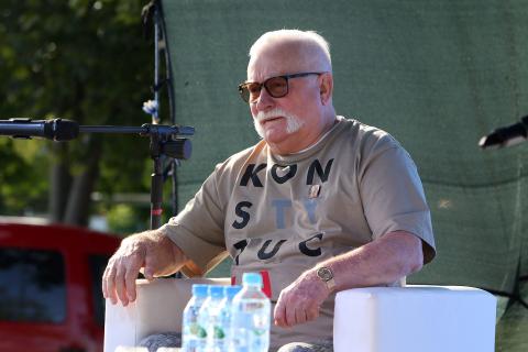 Lech Wałęsa odwiedził Pabianice na zaproszenie KOD. Spotkanie poprowadził Maciej Stuhr Życie Pabianic