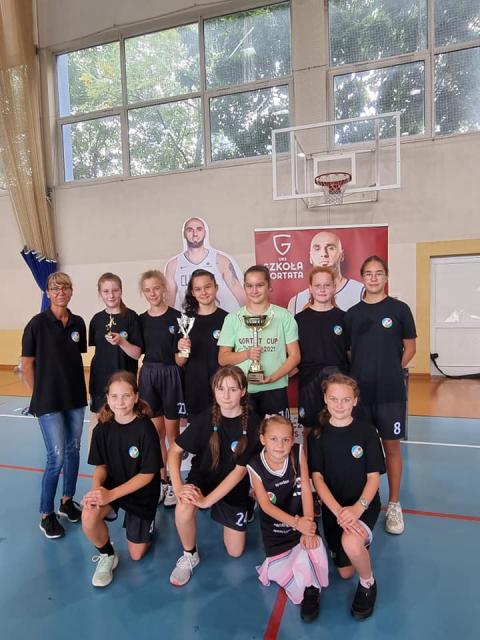 Koszykarki PTK wygrały turniej Gortat Cup  Zycie Pabianic